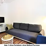 Idyllic Setting In Center - Bright & Modern