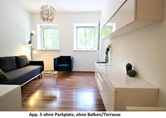 Idyllic Setting In Center - Bright & Modern