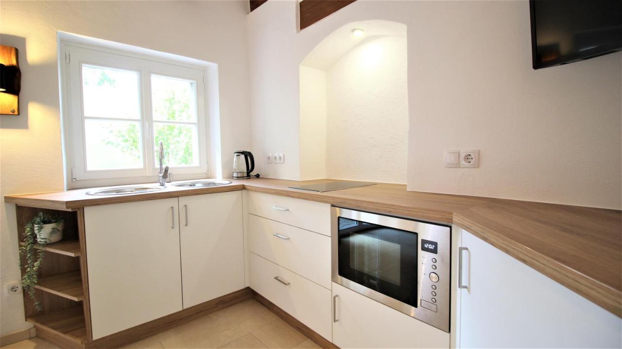 Apartment Idyllic Setting In Center - Bright & Modern *
