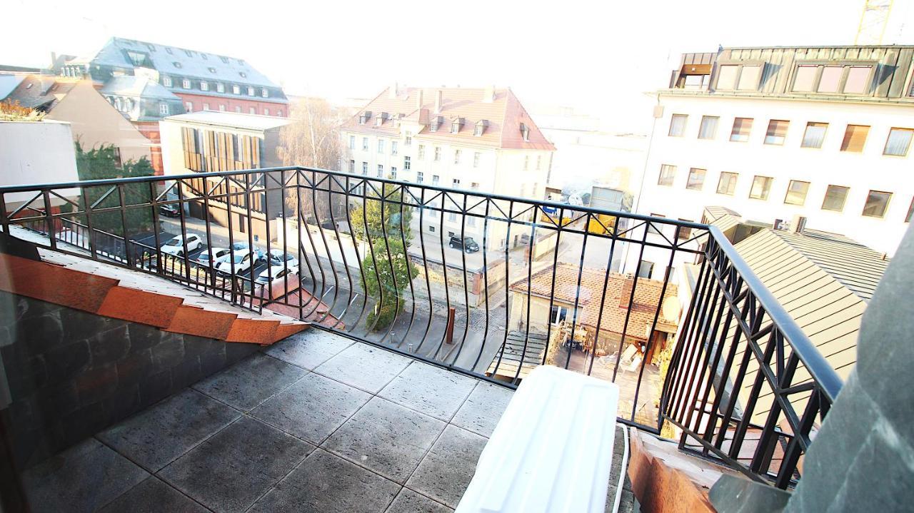 Idyllic Setting In Center - Bright & Modern Apartment