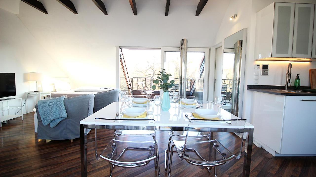 Idyllic Setting In Center - Bright & Modern