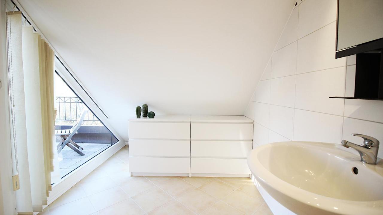 Apartment Idyllic Setting In Center - Bright & Modern *